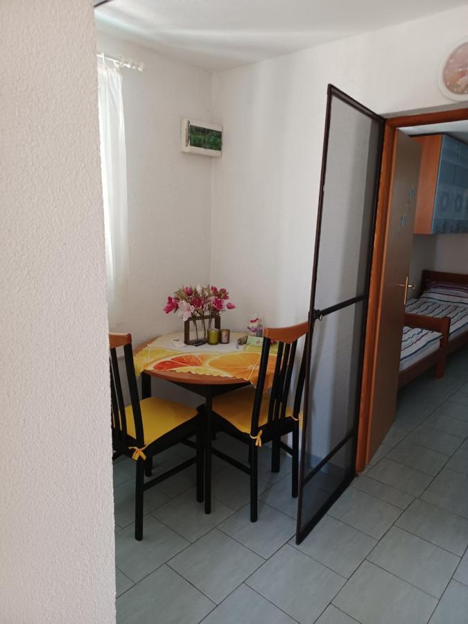 Apartmani Jakovljevic Murter Exterior foto