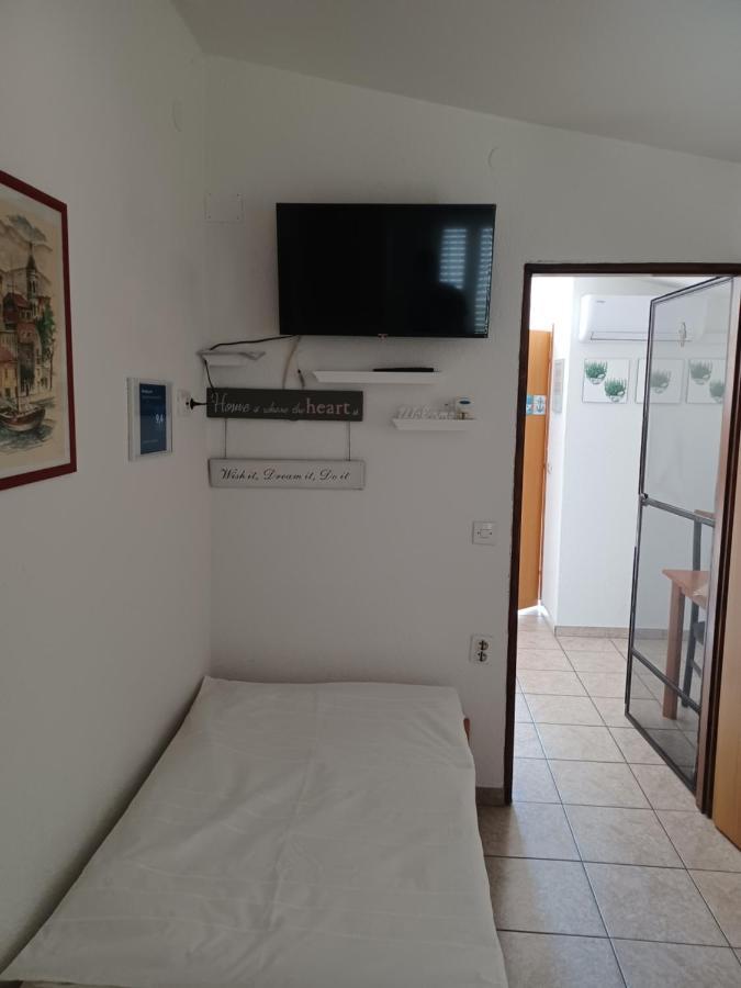 Apartmani Jakovljevic Murter Exterior foto