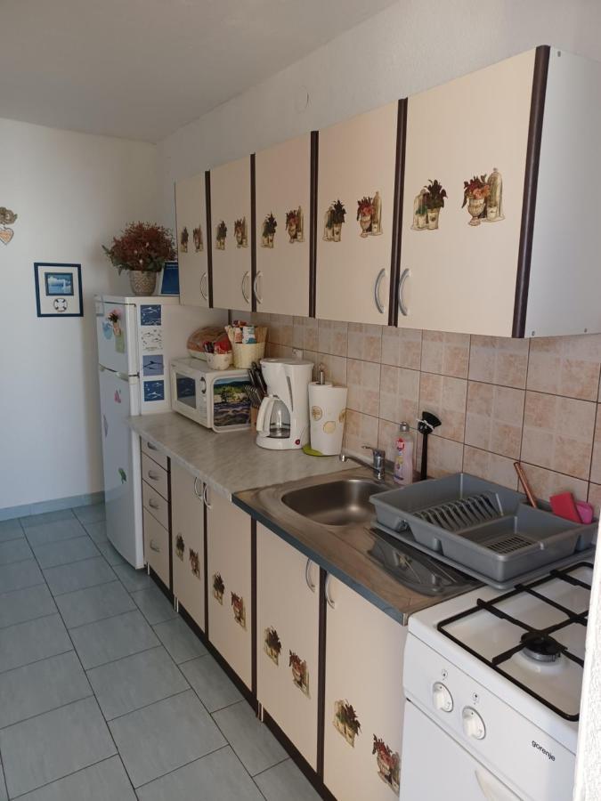 Apartmani Jakovljevic Murter Exterior foto