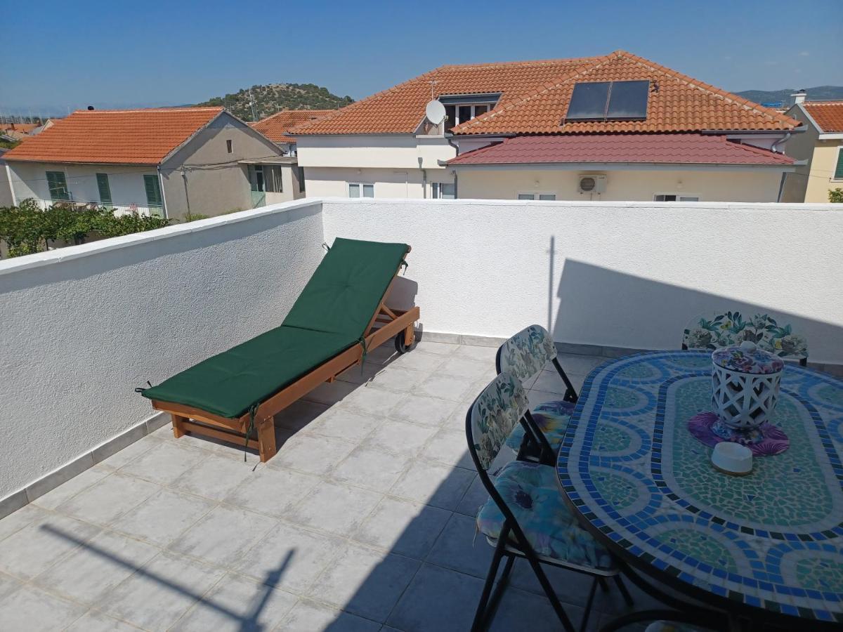 Apartmani Jakovljevic Murter Exterior foto