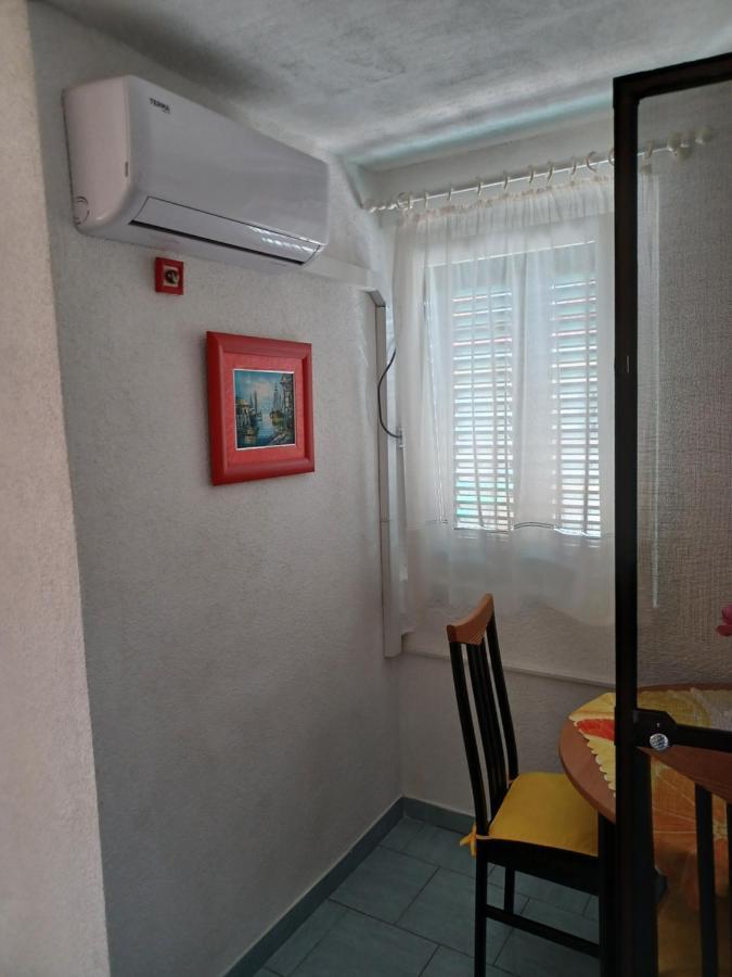 Apartmani Jakovljevic Murter Exterior foto