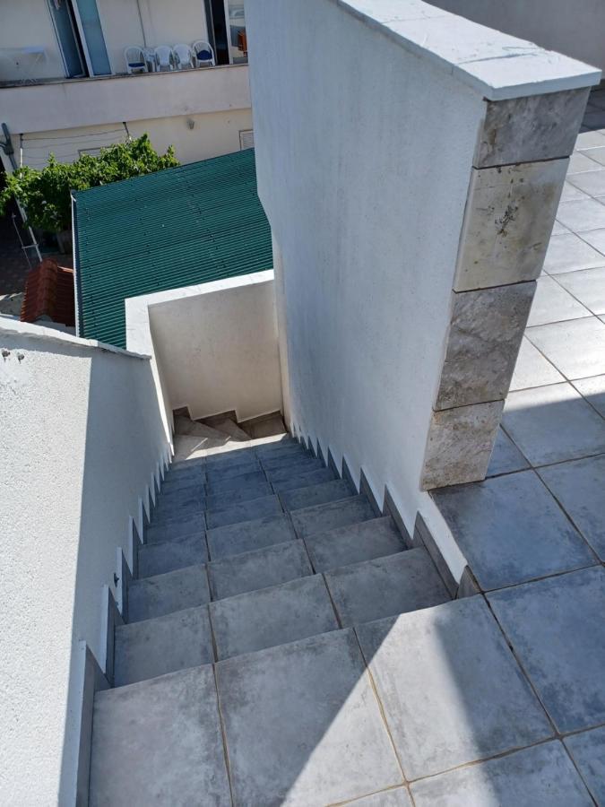 Apartmani Jakovljevic Murter Exterior foto