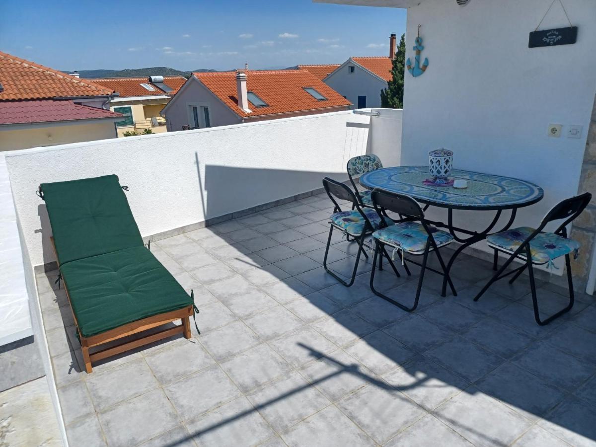 Apartmani Jakovljevic Murter Exterior foto